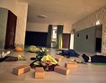 Yoga: Yogakurs in großzügigen Räumen - Hatha Yoga kassenzertifiziert 8 / 10 Termine