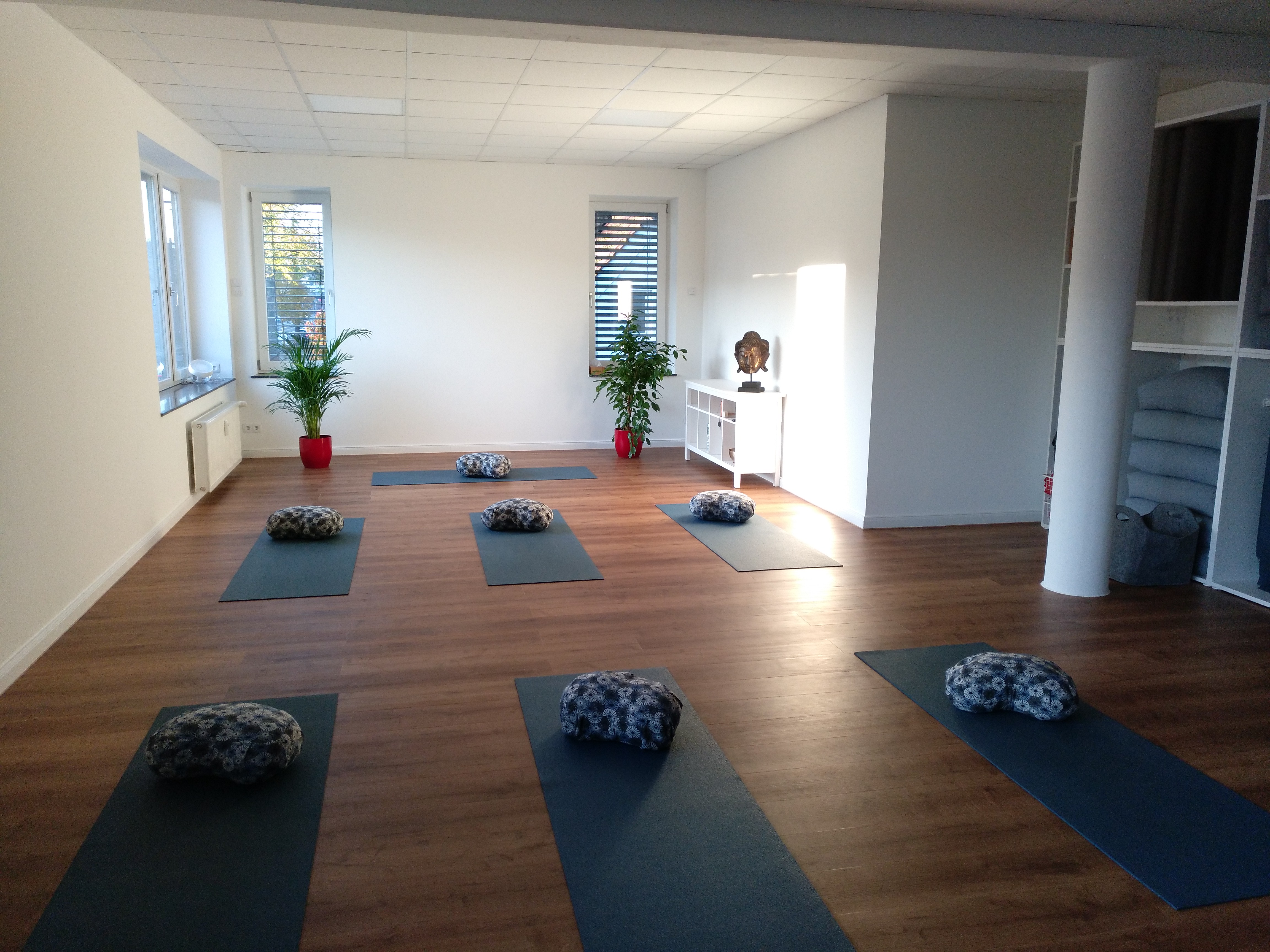 Yoga: Kursraum der YEP Lounge. Hier finden alle Gruppenkurse statt - YEP Lounge