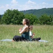 Yogakurs - Wirbelwind Yoga für Mamas & Kinder