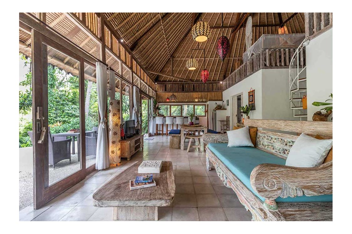 Yoga Retreat: Das Wohnzimmer in der Villa. - Yoga Retreat Bali 2023
