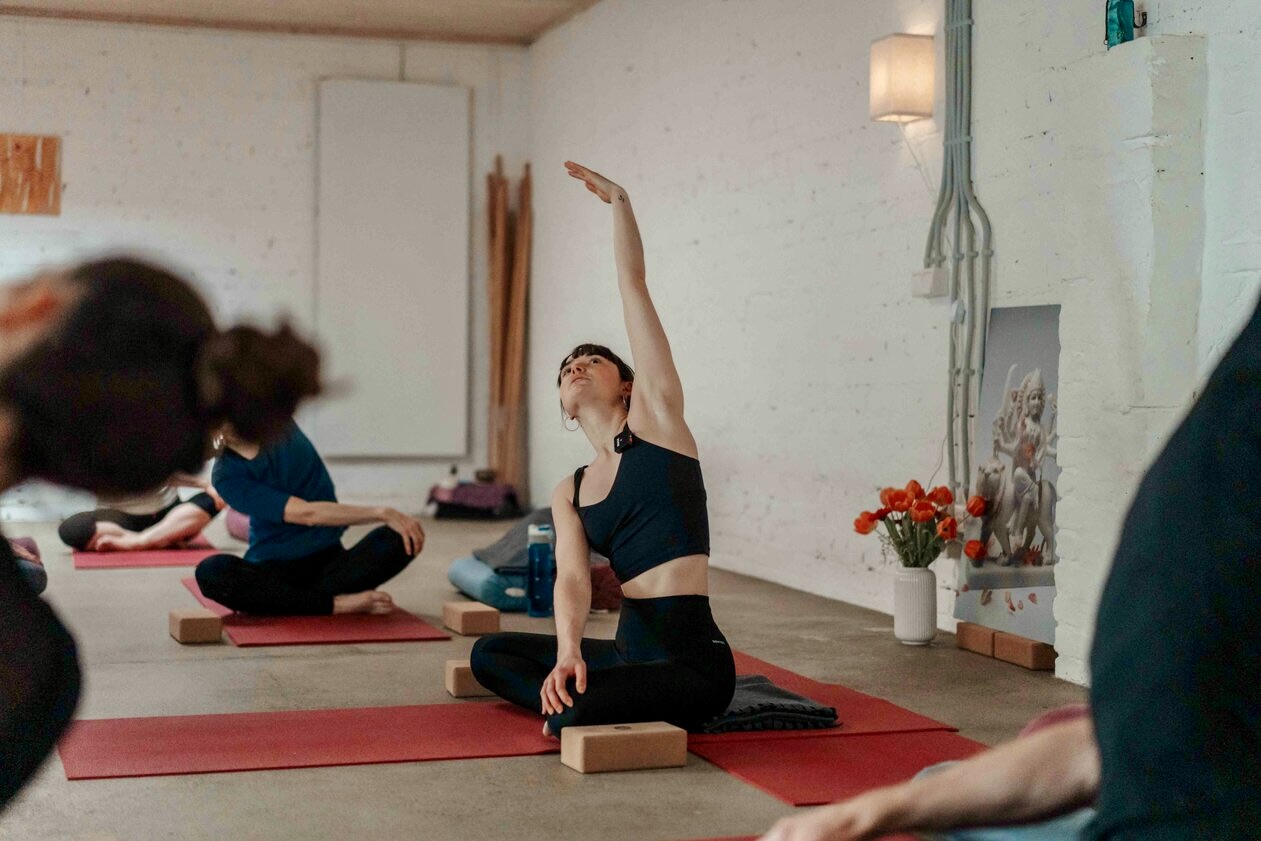 Clase de yoga - Berlina - HATHA YOGA für SCHWANGERE - Krankenkassenkurs - Gesundheitskurs - Präventionskurs