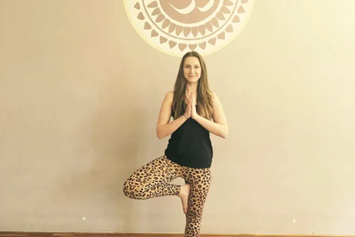 Yoga:  HATHA YOGA für ANFÄNGER - Krankenkassenkurs - Gesundheitskurs - Präventionskurs