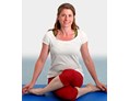 Yoga: by Roland Nethe - Yoga Saviera - Mami Yoga (Yoga für Mamis mit Baby)
