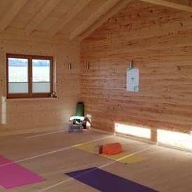 Yoga: Mondholz Yoga Raum - Mondholzyoga  Claudia Eichinger in Aidenbach