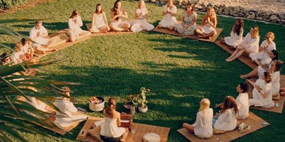 Yoga course - Yoga Retreat Griechenland 2023 Korfu - Yoga & Meditation Retreat Griechenland - Ground and Nourish