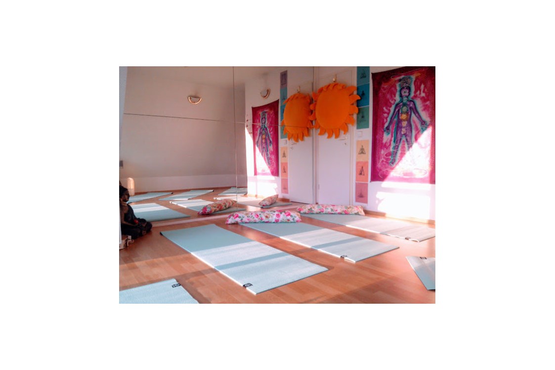 Yoga: MediYogaSchule (c) Innenraum - Gesundheit für Männer - MediYogaSchule (c)