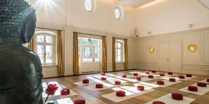 Yoga - Der große Saal im Gut Saunstorf - Chakra Yoga & Meditation - Eine bewusstseinserweiternde Reise durch die sieben Zentren der Lebensenergie