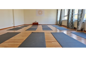 Yoga: Yogastudio - Yoga Mittelstufe