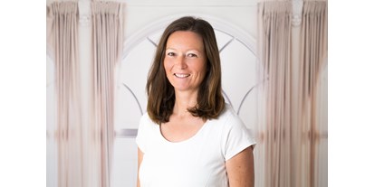 Yogakurs - Deutschland - Ayur-Yogatherapie für lockere, gesunde Schultern mit Julia Backhaus