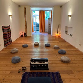Yoga Retreat: Yoga Retreat – Urban Strength & Stillness (Wien)