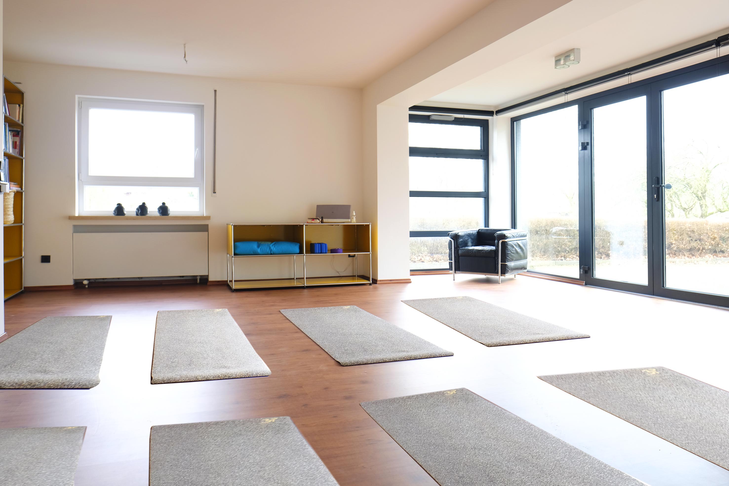 Yoga course - Hesse - Ein kleiner Teil unseres Yogastudios - Billayoga: Hatha-Yoga-Flow in Felsberg, freitags 18 Uhr