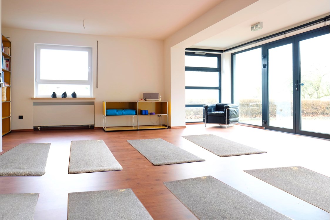 Yoga: Ein kleiner Teil unseres Yogastudios - Billayoga: Hatha-Yoga-Flow in Felsberg, immer freitags 18 Uhr