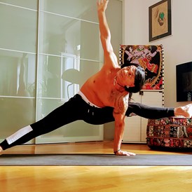 Yoga: Oskar Hodosi Yogameister