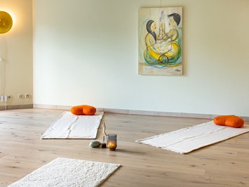 Eine intensive Reise durch die 7 Chakren mit Heilyoga nach Jeannette Krüssenberg Eindrücke in Bildern Yogaheilraum