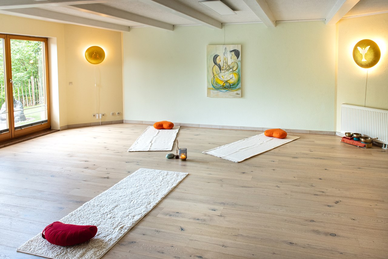 Eine intensive Reise durch die 7 Chakren mit Heilyoga nach Jeannette Krüssenberg Unsere Räumlichkeiten Yogaheilraum
