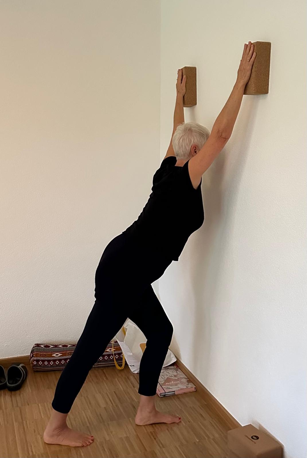 Yogalehrer Ausbildung: Jeannette - EINE REISE DURCH DIE 7 CHAKREN - FORTBILDUNG ZUR HEILYOGA LEHRER/IN