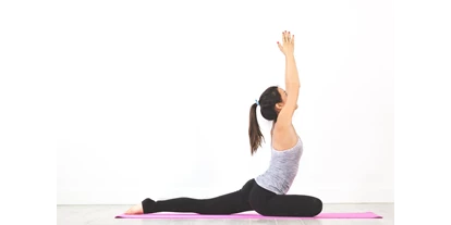 Clase de yoga - geeignet für: Fortgeschrittene - Korntal-Münchingen - Hatha Yoga in der Tradition des Kundalini Yoga Kornwestheim mit Christine Fischer