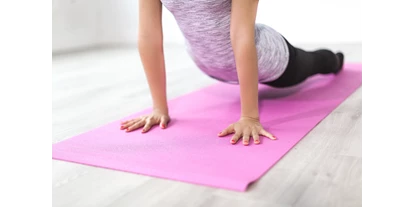 Clase de yoga - geeignet für: Fortgeschrittene - Korntal-Münchingen - Hatha Yoga in der Tradition des Kundalini Yoga Kornwestheim mit Christine Fischer
