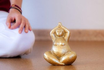 Yoga: Herzlich Willkommen bei Yoga mit Melli ∣ Curvy Yoga für Frauen mit Größe - Curvy Yoga für Frauen mit Größe (Online-Kurs)
