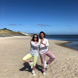 Yogaevent: Wir freuen uns auf Dich!

NAMASTE

Christine & Simin

mehr über uns erfährst Du auf:

www.yoga-trikuti.de
oder 
www.shakti-yoga-mettmann.de - 6 Tage Soul Time an der Nordsee - mit Yoga und Wandern im Herbst