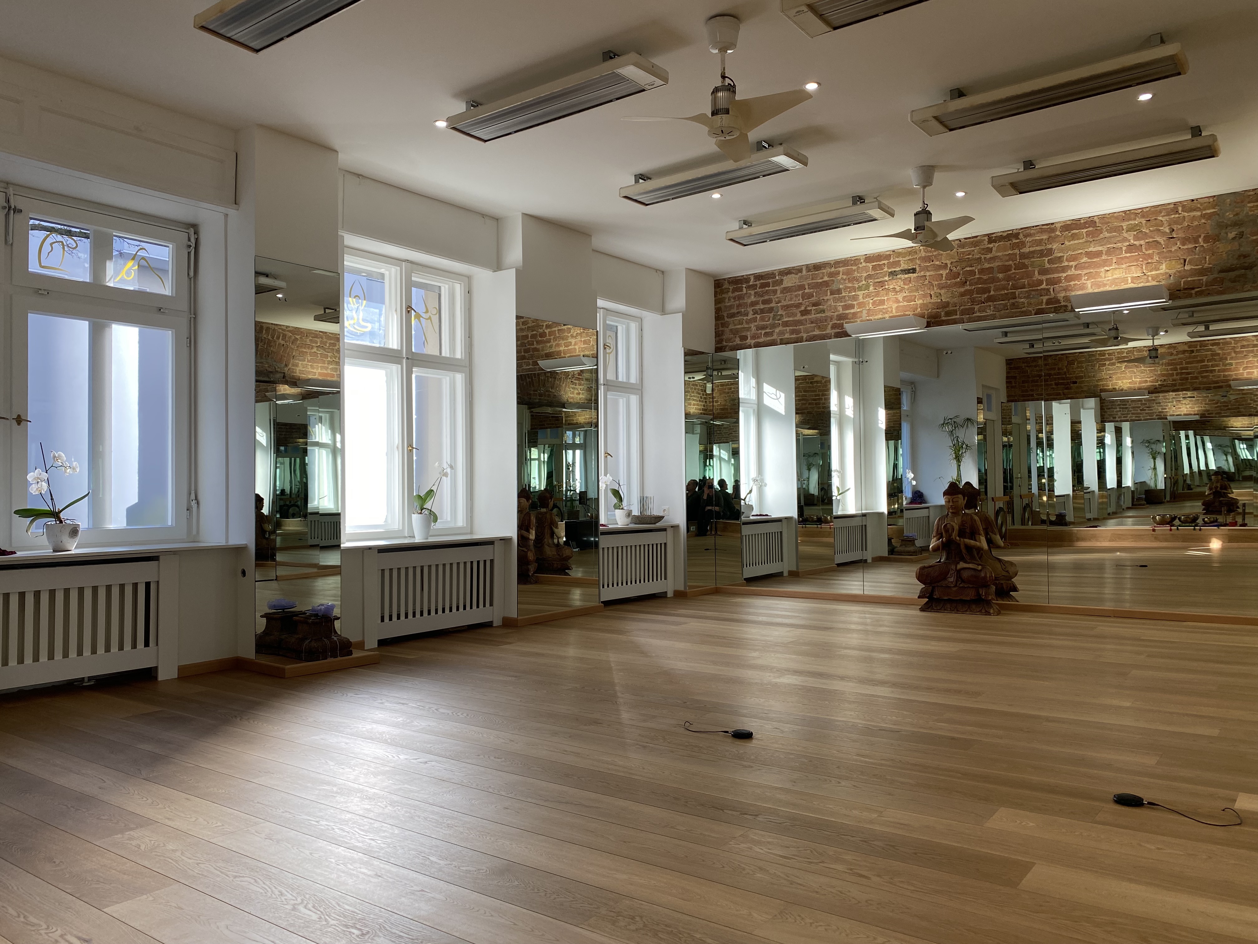 Clase de yoga - Art der Yogakurse: Offene Yogastunden - Berlin-Stadt Friedenau - Yoga Raum - Yoga & More Berlin