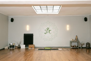Yoga: JayJay Yogastudio Ganesharoom - JayJay Yoga Studio Cafe & Shop