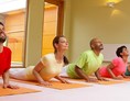Yoga: Yogakurse für Einsteiger bis Fortgeschrittene: in kleinen Gruppen mit erfahrenen Lehrern in entspannter Atmosphäre die eigene Yogapraxis systematisch weiterentwickeln. - Sivananda Yoga Vedanta Zentrum Berlin