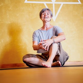 Yoga: Sandra Med-Schmitt, sameschyoga.de