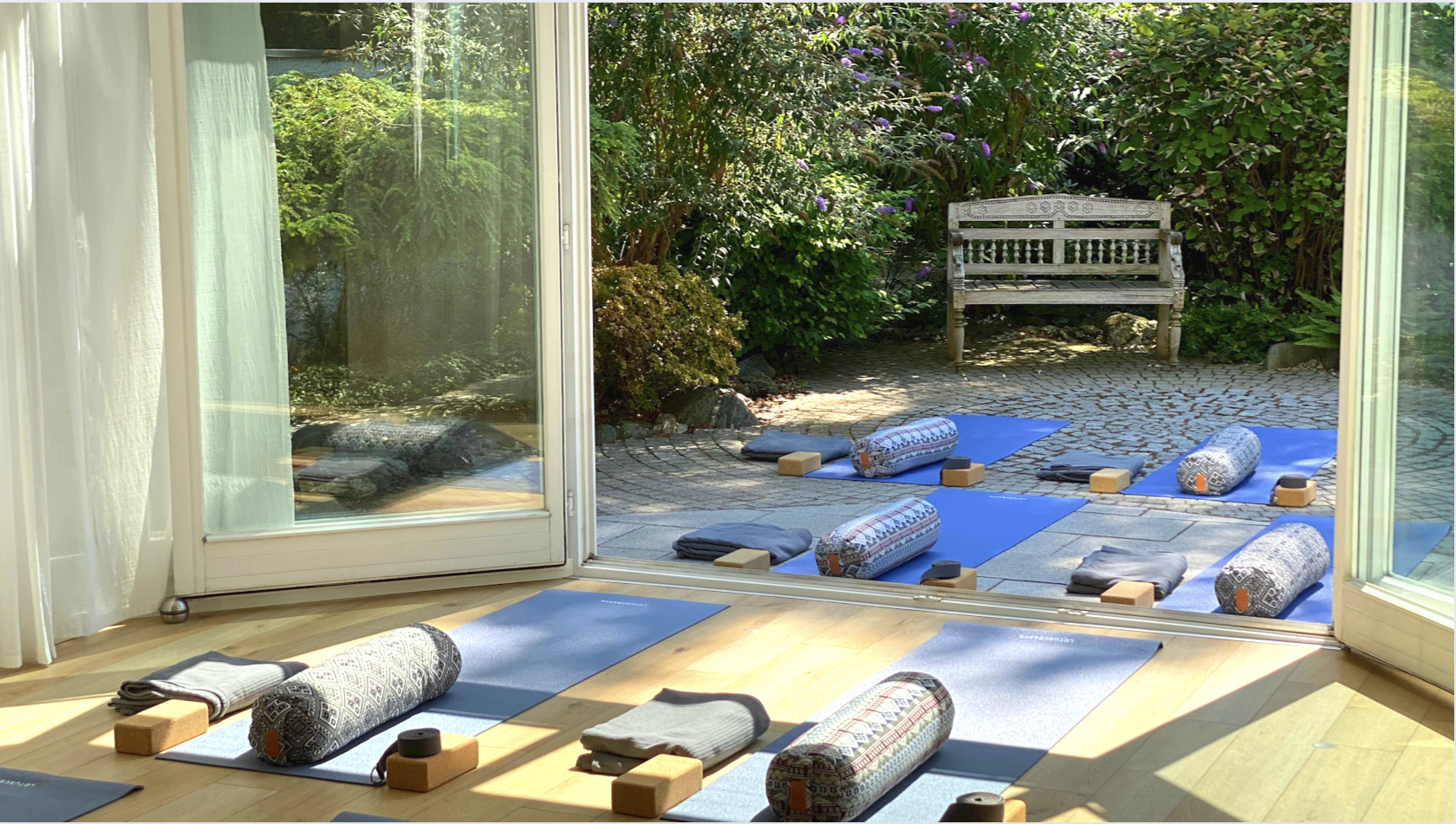 Yogakurs - spezielle Yogaangebote: Satsang - EKA* YOGA | YOGASTUDIO