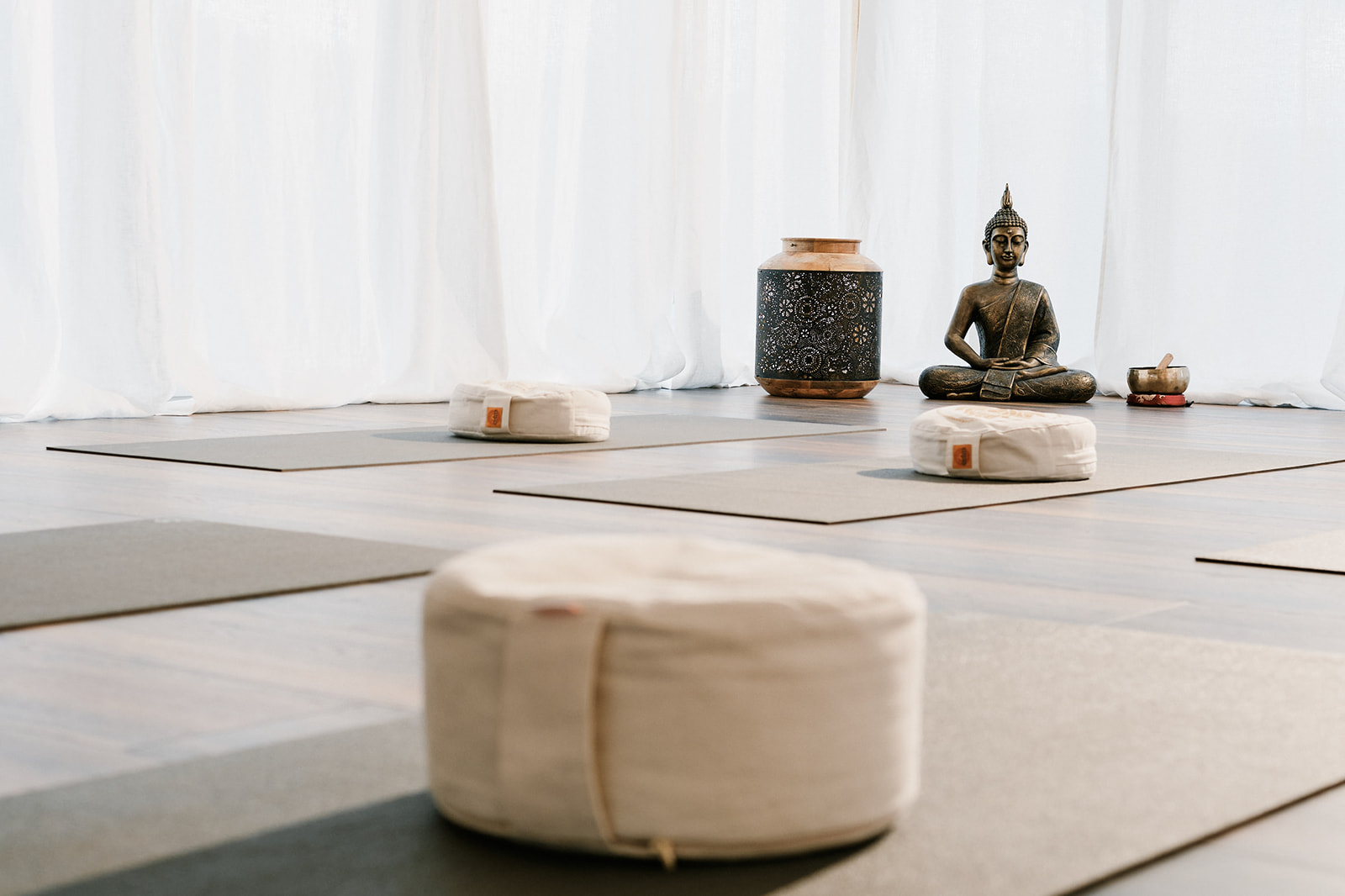 Clase de yoga - Erfahrung im Unterrichten: > 2000 Yoga-Kurse - DANDELION Yoga | Atem | Body-Mind