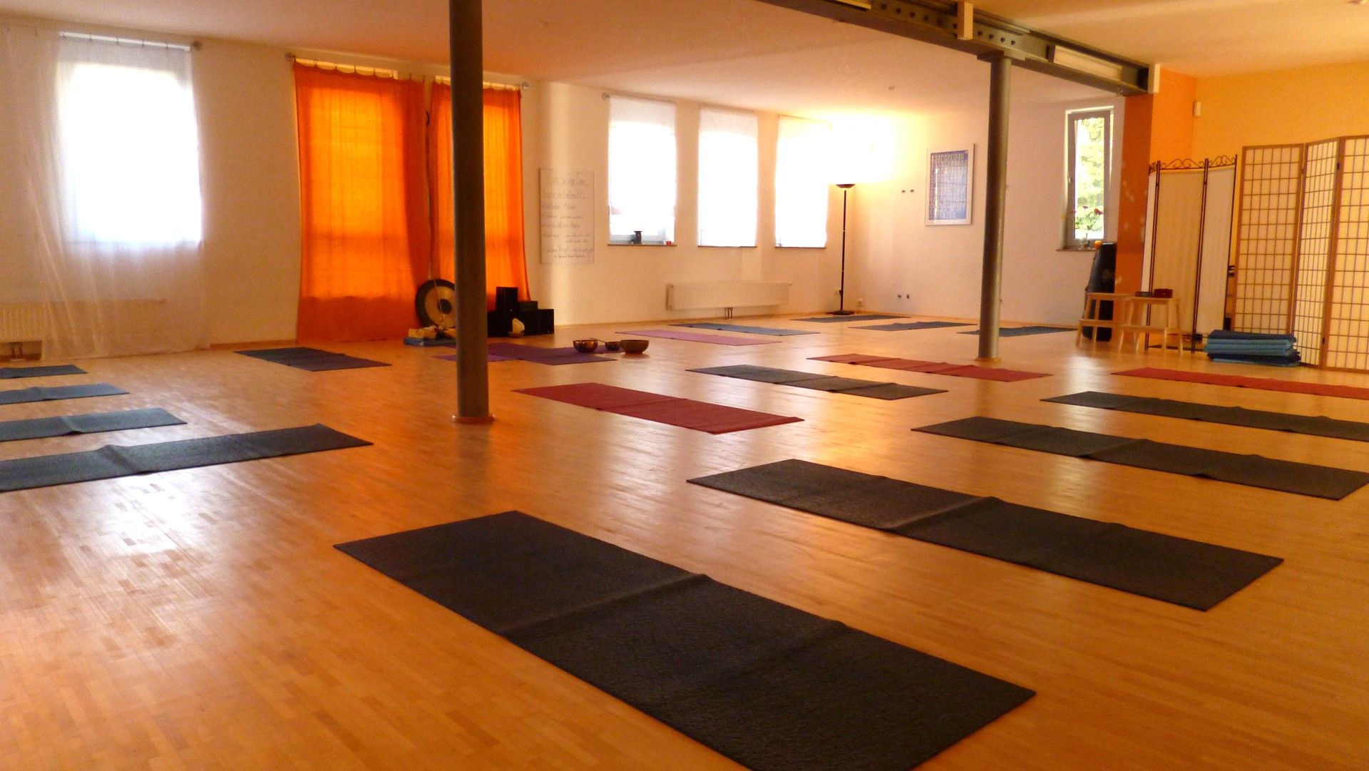 Clase de yoga - spezielle Yogaangebote: Meditationskurse - Baviera - Yogaraum Möhrendorfer Weg 1, ERlangen - Sonja Fürst - Raum für Yoga & Biosynthese