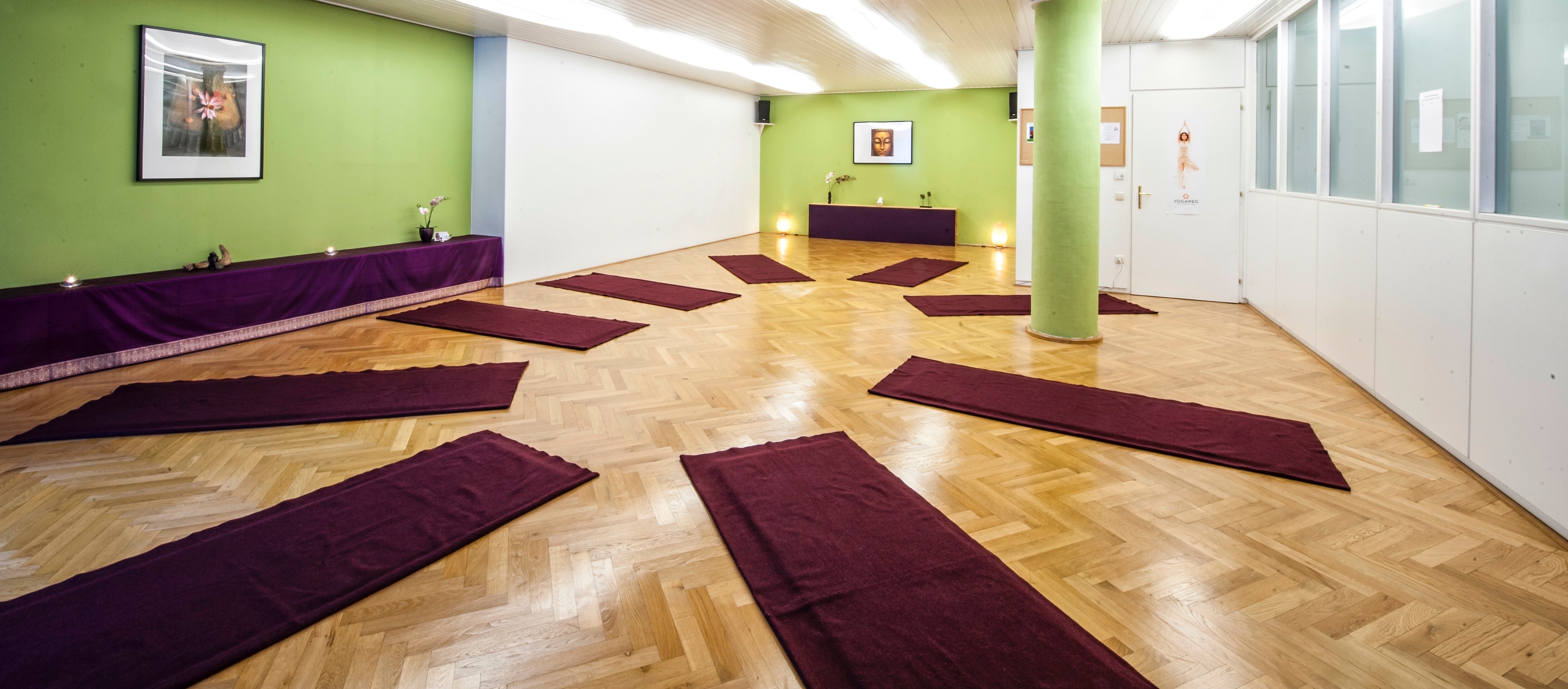Yogakurs - Ottensheim - LEBENSRAUM LINZ, Dinghoferstr. 38, 4020 Linz, im Innenhof rechts halten - Nityananda Priesner