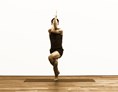 Yoga: Garudasana (Adler): Balance und Zentrierung - Daniel Weidenbusch