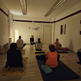 Yoga: Yoga Raum 
Schultenstr. 42, GLA  - Yin Yoga und Meditation 