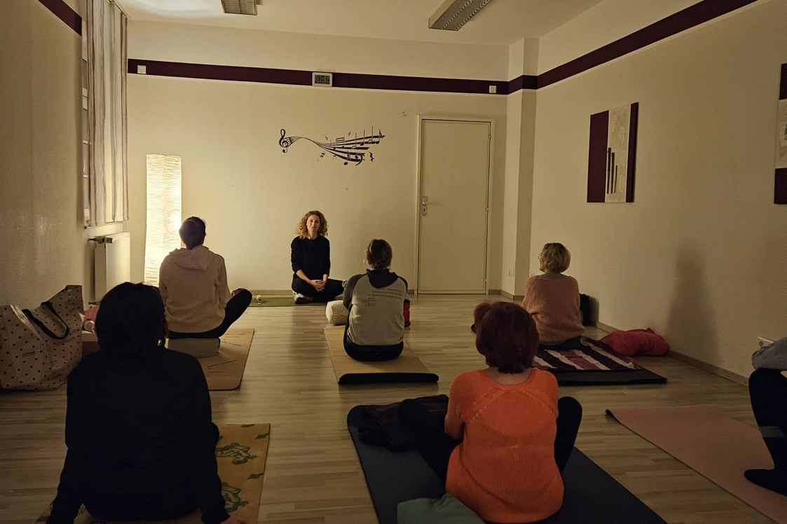 Yoga: Yoga Raum 
Schultenstr. 42, GLA  - Yin Yoga und Meditation 