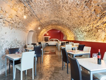 Yoga & Meditation in einem alten Kloster auf Mallorca Impressions in pictures of the rooms restaurant