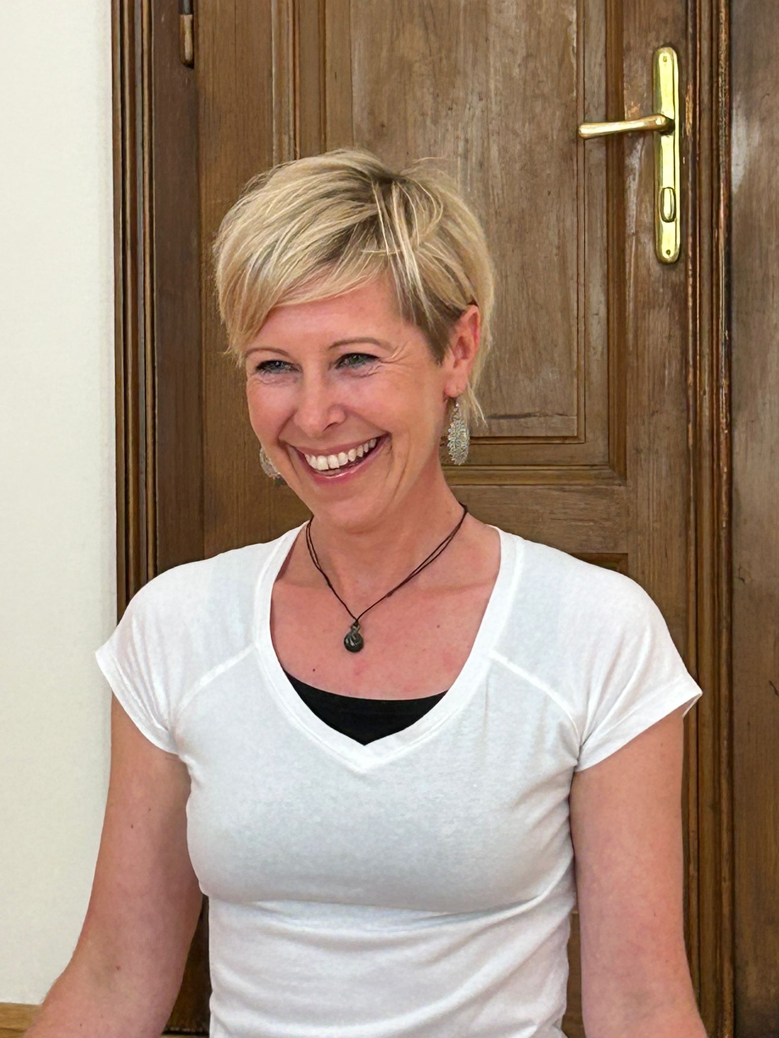 Clase de yoga - geeignet für: Dickere Menschen - Austria - Tanja Gratzer Yoga, Hatha Yoga, Yogakurse in Klagenfurt, Online Yoga (live gestreamt), Achtsames Yoga, Meditation, Pranayama, Yoga und das Nervensystem, Yoga und Meditation, Yoga und Atemtechniken, Hormonyoga, 
Einfach sein - flexibel, selbstbewusst, ausgeglichen - Tanja Gratzer - Hatha Yoga Kurse in Klagenfurt und Online Yogakurse (live gestreamt)