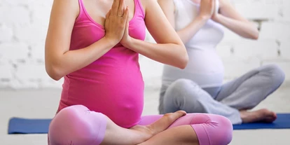 Yoga course - Kurse für bestimmte Zielgruppen: Kurse für Schwangere (Pränatal) - Steinhagen (Gütersloh) - Einfache Haltung - Schwangerenyoga 