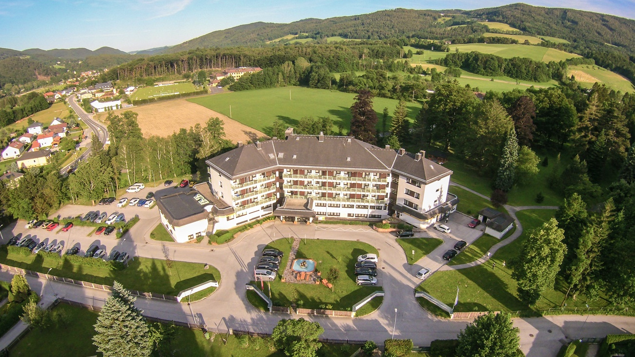 Yogaevent: Foto: ©Parkhotel Hirschwang - Senioren Yoga 60+ Retreat am Fuße der Rax