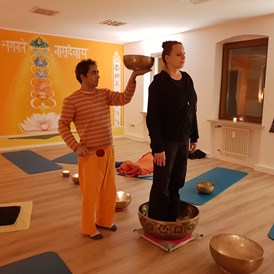 Yoga: Yoga in potsdam Himalaya  Yoga & Ayurveda  Zentrum Klangsalle Therapie  - Himalaya Yoga & Ayurveda Zentrum