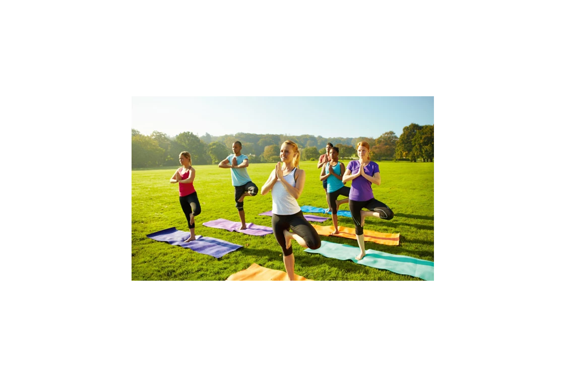 Yoga: Hurra Sommerferien Yoga ist da.
Alle Infos : www.yogalehrer-wuppertal.de - Outdoor Yoga - Yoga in der Natur