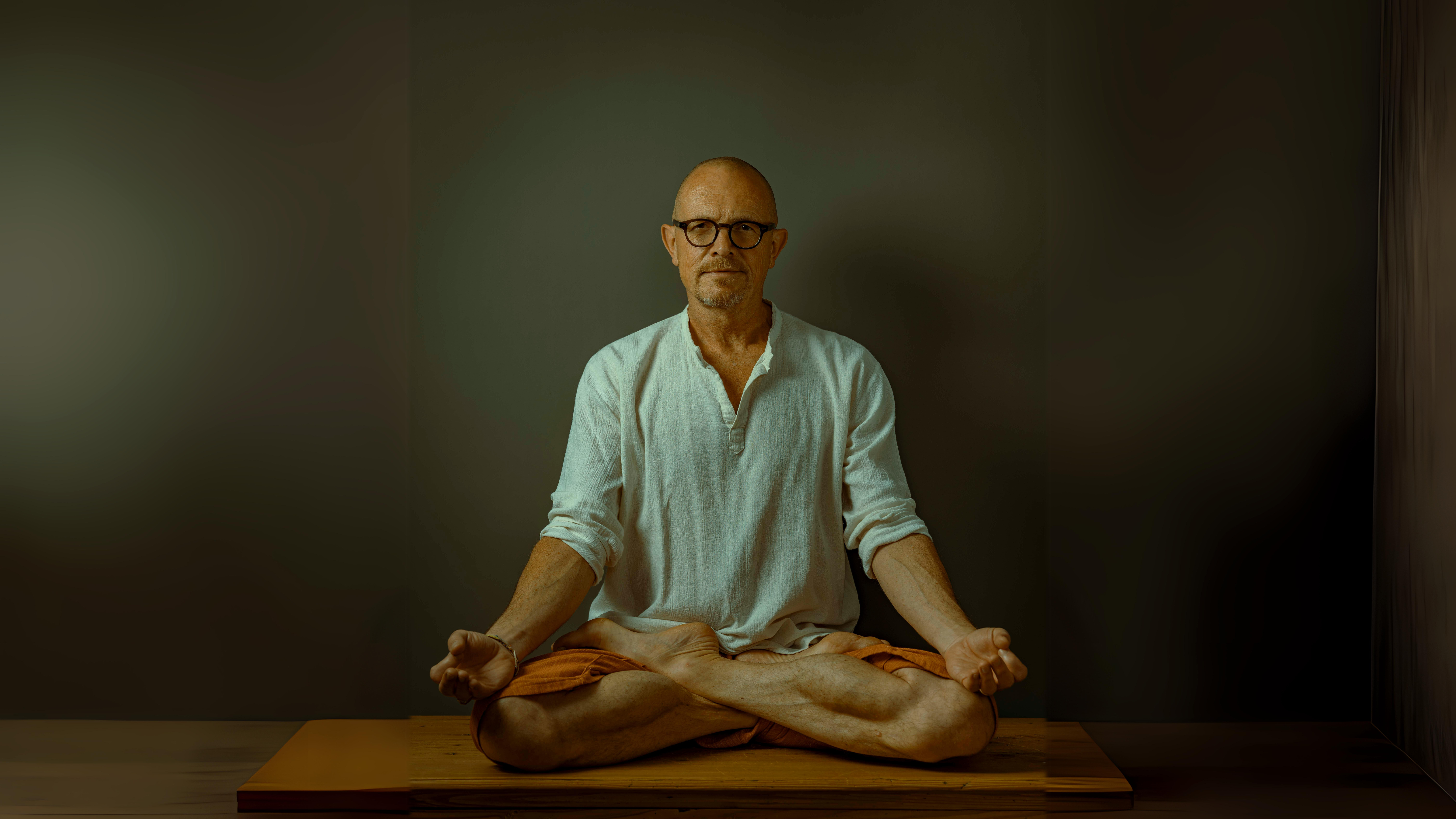 Yoga course - Yogastil: Meditation - Switzerland - Tom Schaich
dipl. Yogalehrer SYV
Ausbilder mit eidg. Fachausweis - Keyoga