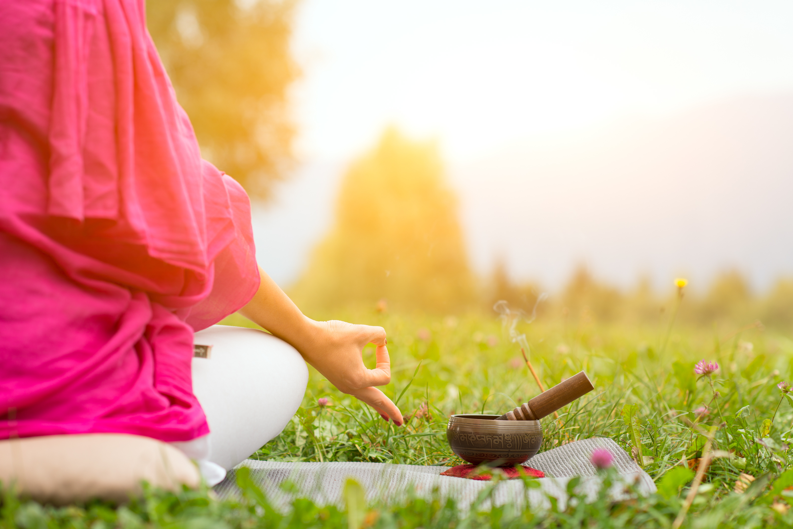 Yogakurs - spezielle Yogaangebote: Yogatherapie - Sofia Pereira – Heilpraxis - Yoga Studio