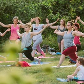 Yoga: YOGA im PARK 
Luisenpark Erfurt - YOGA RAUM -Andrea Stern