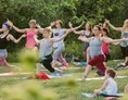 Yoga: YOGA im PARK 
Luisenpark Erfurt - YOGA RAUM -Andrea Stern