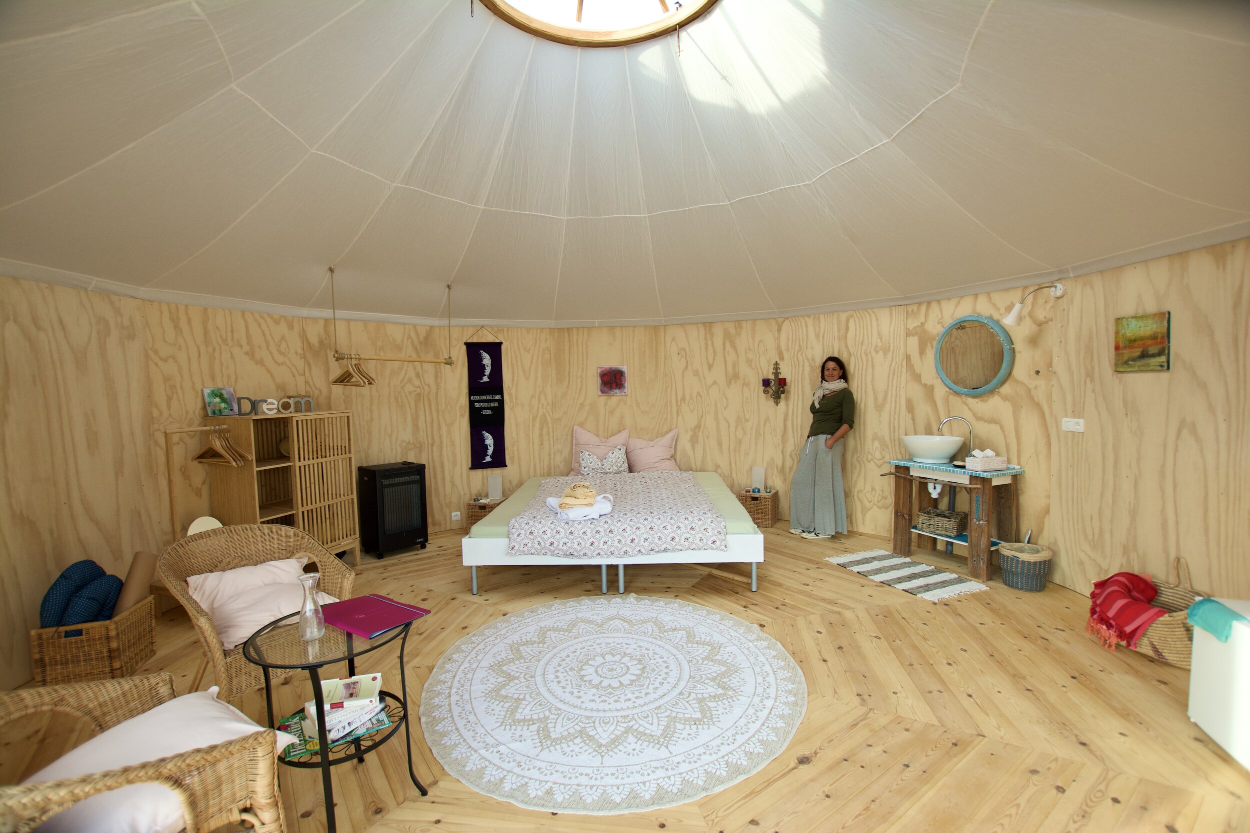 Yogaevent: Die "Kleine" von innen - Einzigartiger Yogaurlaub für Frauen in weißen Jurten - Spanien