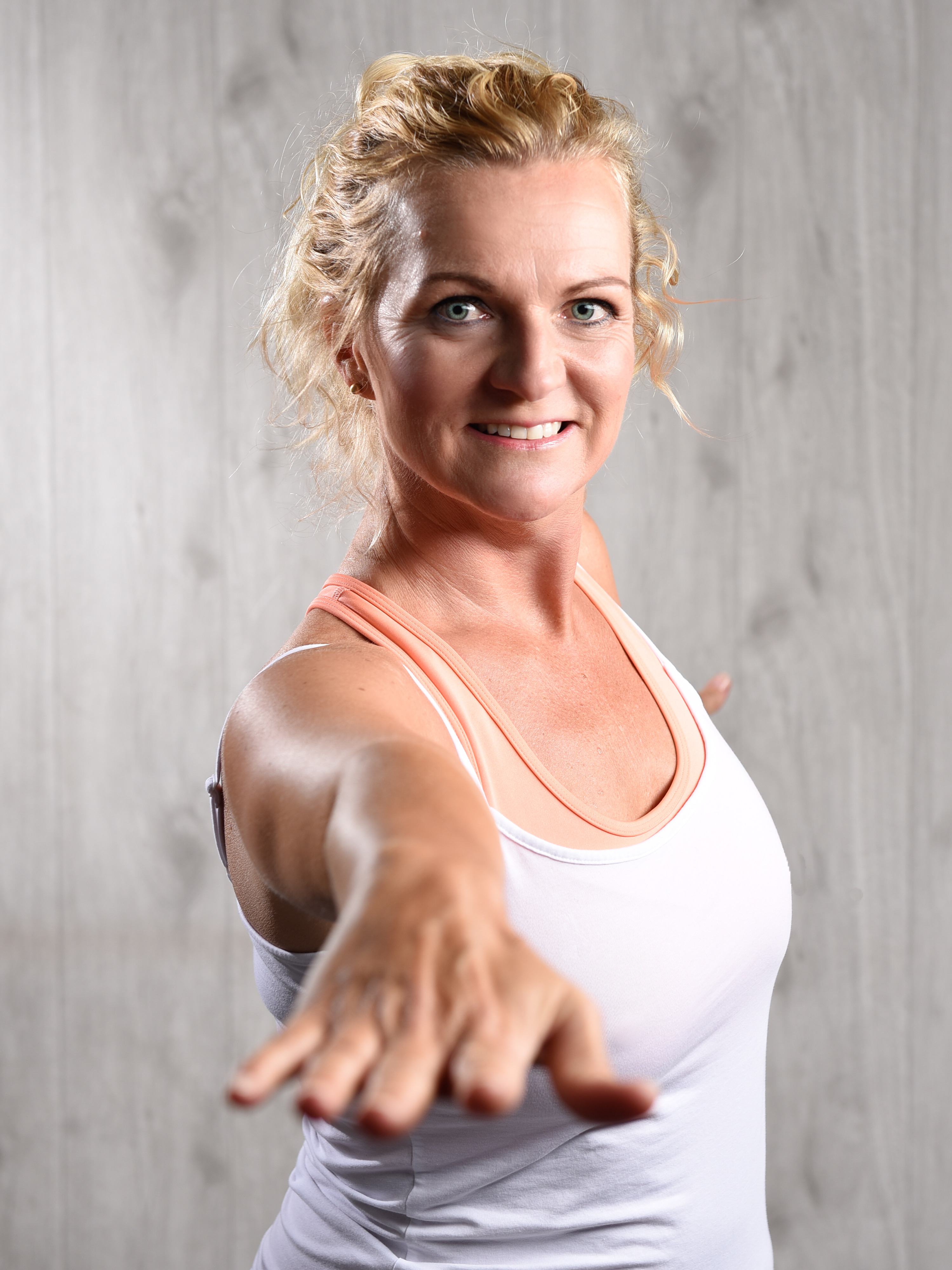 Yogaevent: Sandra begleitet deinen Yogaurlaub - Einzigartiger Yogaurlaub für Frauen in weißen Jurten - Spanien