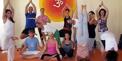 Yoga course - PLZ 1210 (Österreich) - https://scontent.xx.fbcdn.net/hphotos-xaf1/t31.0-0/p180x540/193157_437489082963355_747664372_o.jpg - Studio Ayuryoga