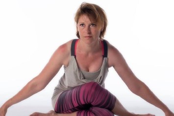 Yoga: Cornelia Baer