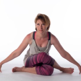 Yoga: Cornelia Baer